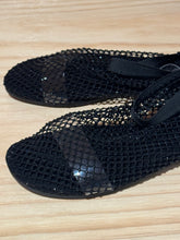 Sparkle fishnet flat shoes