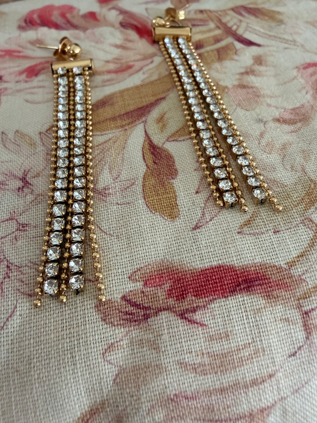 Long chain and sparkle earrings