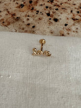 single Love earrings