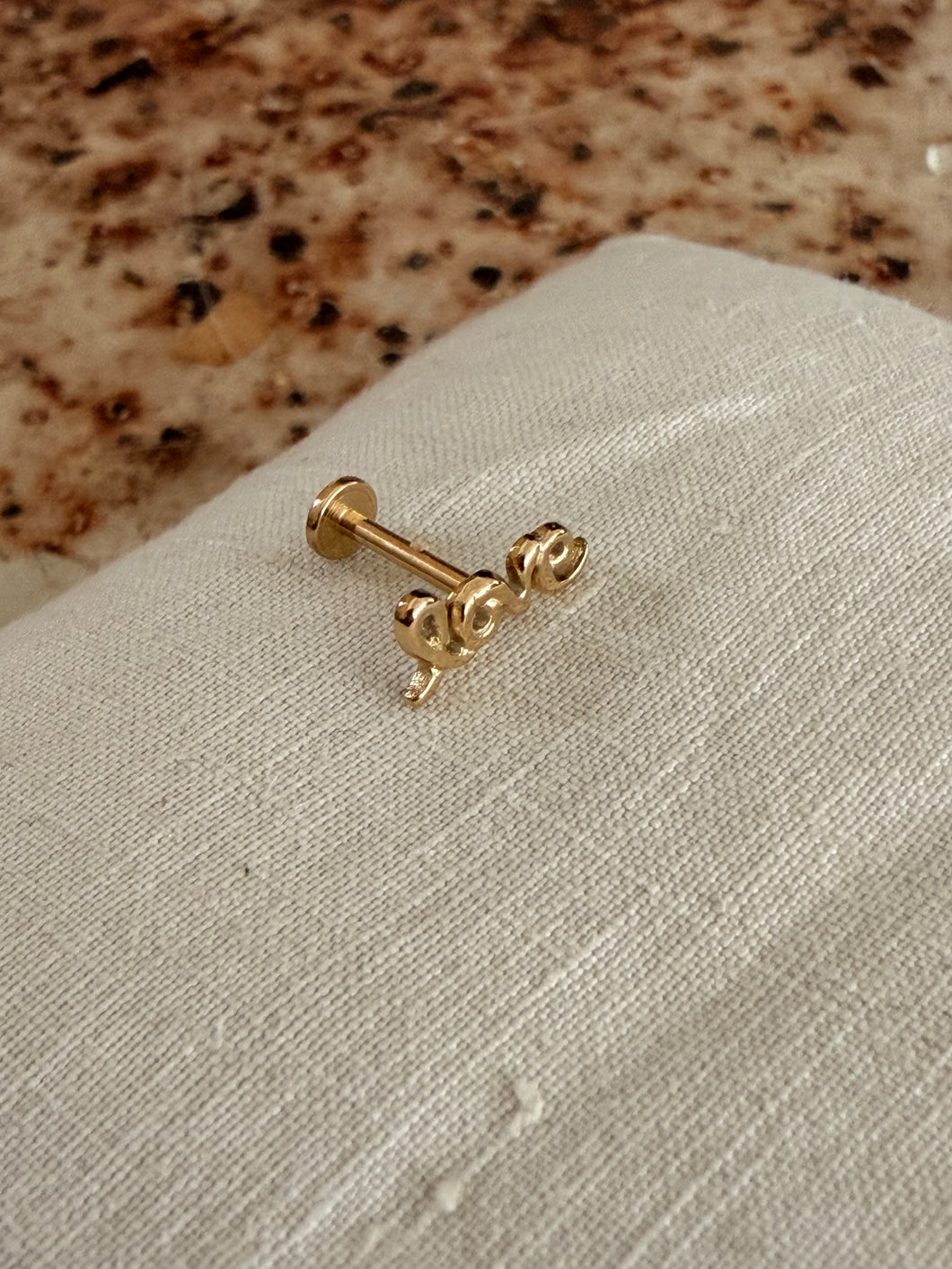 single Love earrings
