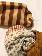 stripes clutch