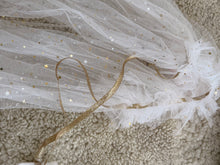 Cape white mesh sparkle
