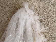 Cape white mesh sparkle