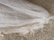 Cape white mesh sparkle