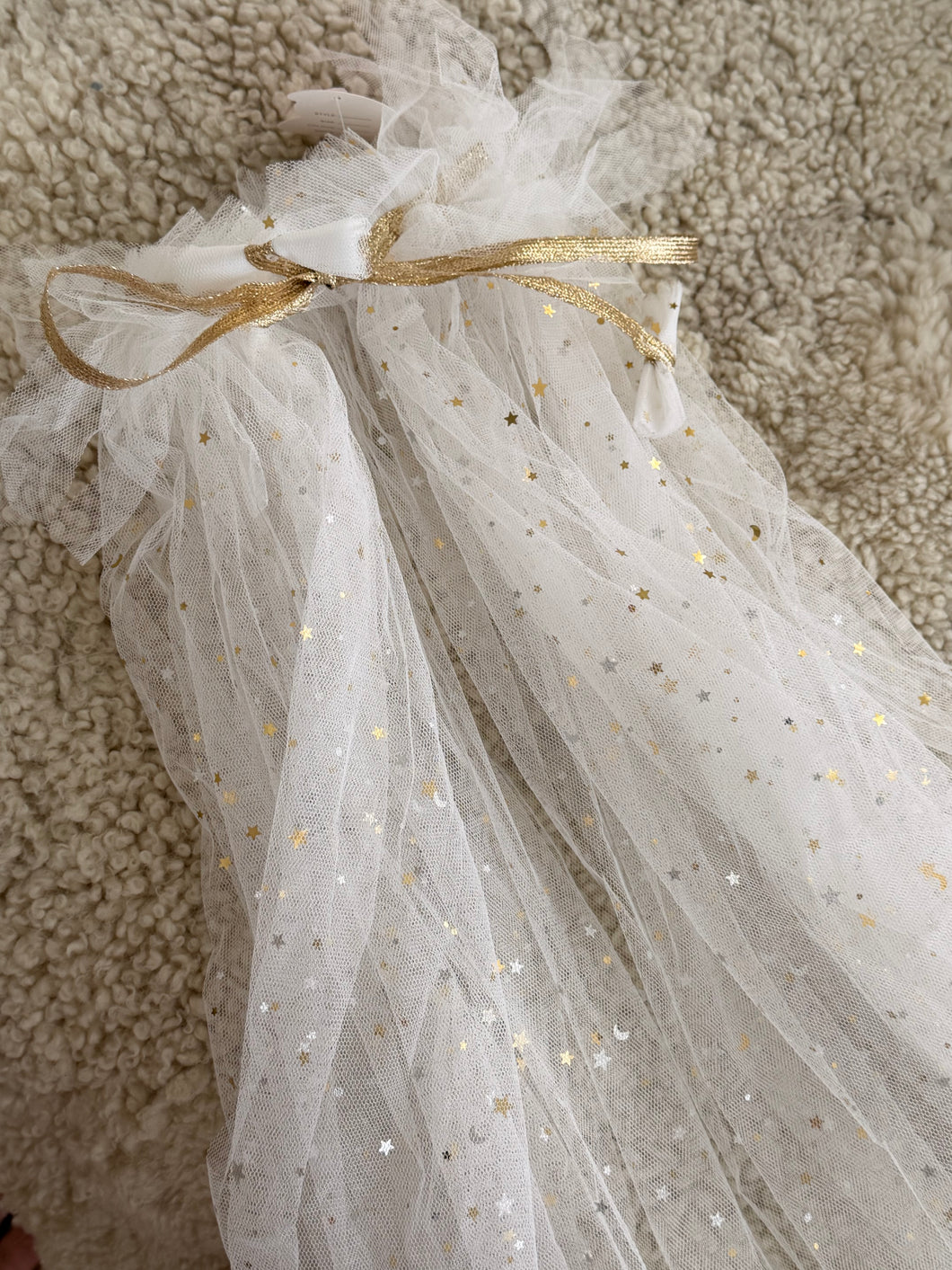Cape white mesh sparkle
