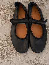 Leather flat black ballet