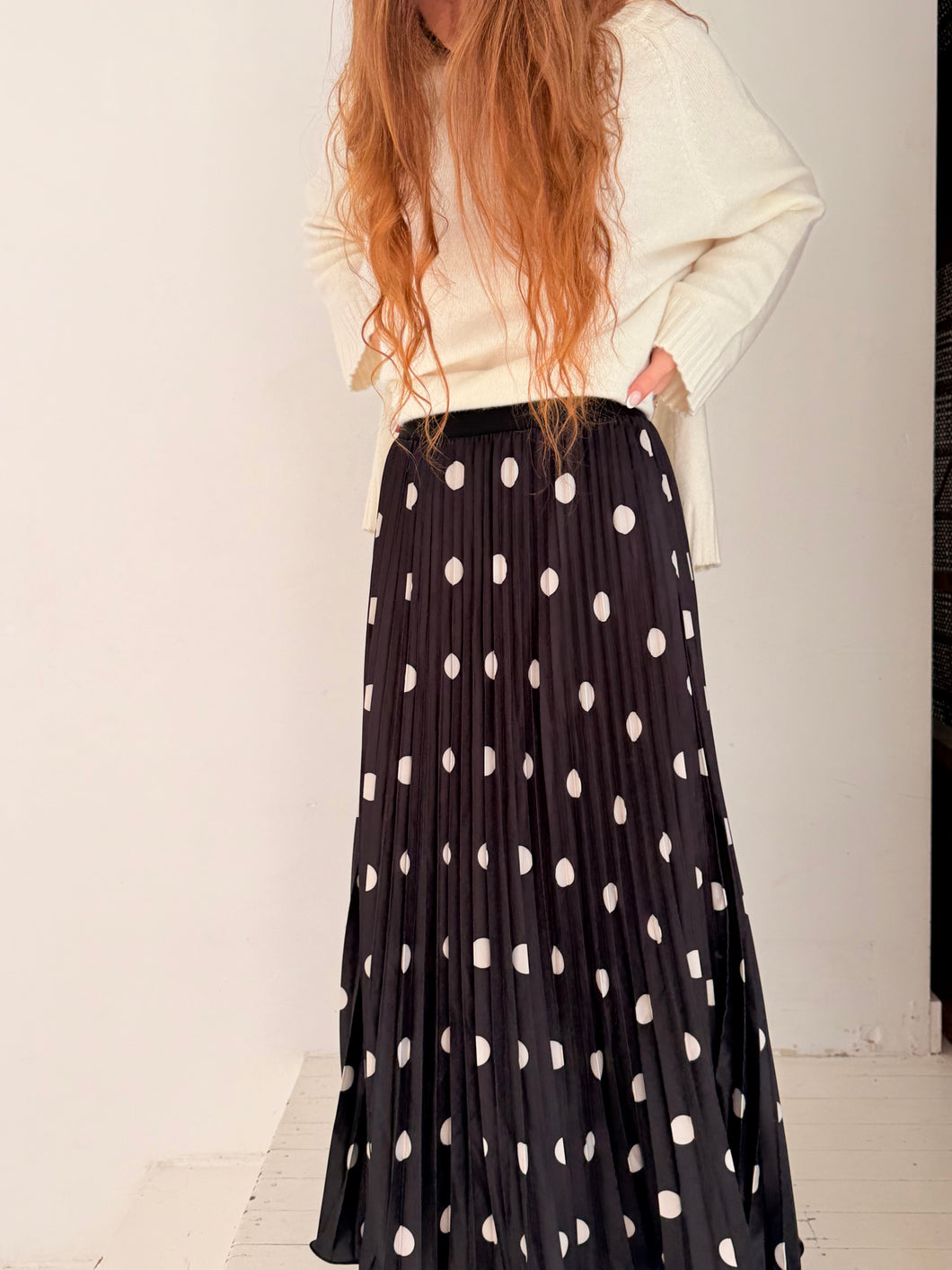 Pleated black polka dots skirt