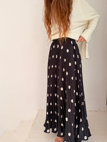 Pleated black polka dots skirt