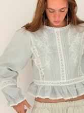 Thin stripes broderie blouse