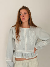 Thin stripes broderie blouse