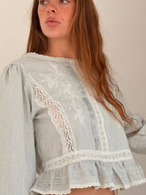 Thin stripes broderie blouse