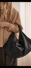 Leather large bag short strap