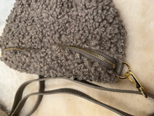 Mamapapa - furry bumbag