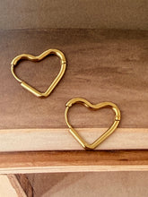 heart earring