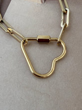 chain bracelet with heart lock