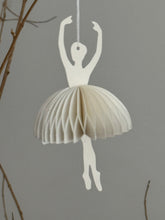 Paper white Ballerina