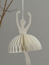 Paper white Ballerina