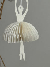 Paper white Ballerina