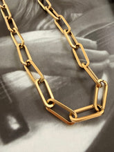 Thick chain necklace