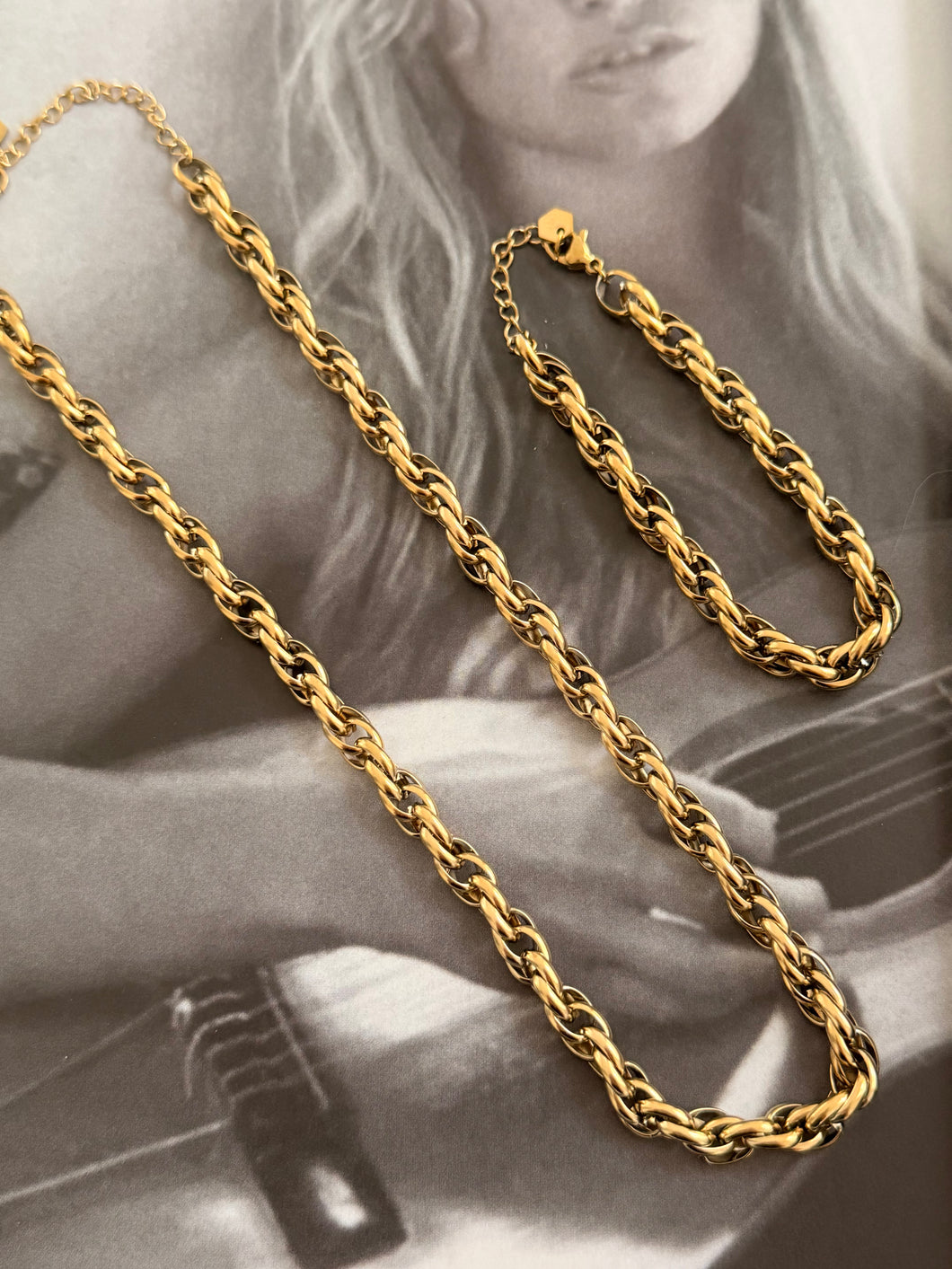 Thick twisted chain bracelet / necklace