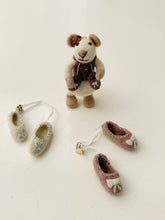 Ballerina pink or off white