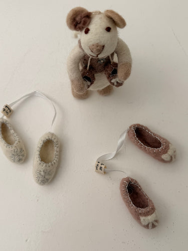 Ballerina pink or off white