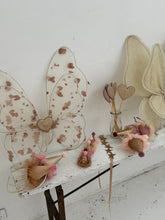 wings gold heart