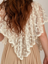 MM lace apron style