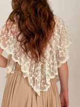 MM lace apron style