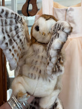 Hansa puppet snowy owl