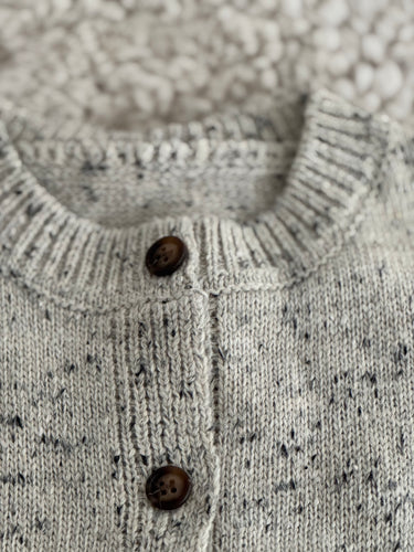 Speck knitted buttoned vest
