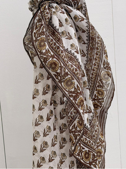 Printed chocolate scarf