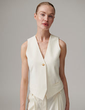 DAY - Ronnie Classic Vest in Jet Stream