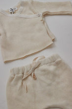 Pequeno - baby offwhite wrap around cardigan