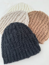 Pequeno - knitted beanie