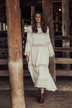 Caroline dress lace