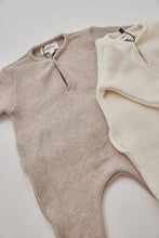 Pequeno - baby onesie beige