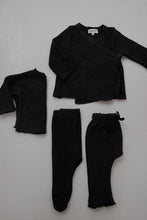 Pequeno - baby pant with feet charcoal