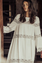 Caroline dress lace