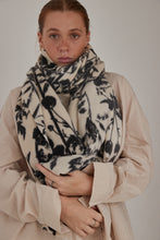 Lauren Vidal - scarf