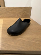 leather closed toe slides