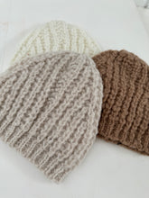 Pequeno - knitted beanie