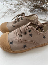 Tocoto lace up sneakers star