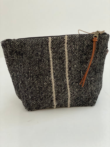libeco linen pouch with black stripe