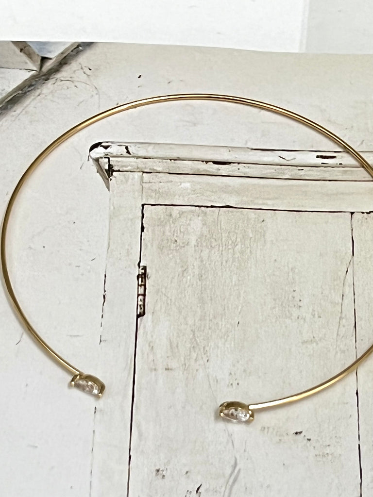 Thin bangle with joining diamond shaped stones – mamapapa