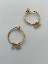 Hoop clear stones earrings