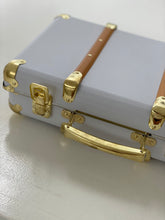 vintage style carry case- white